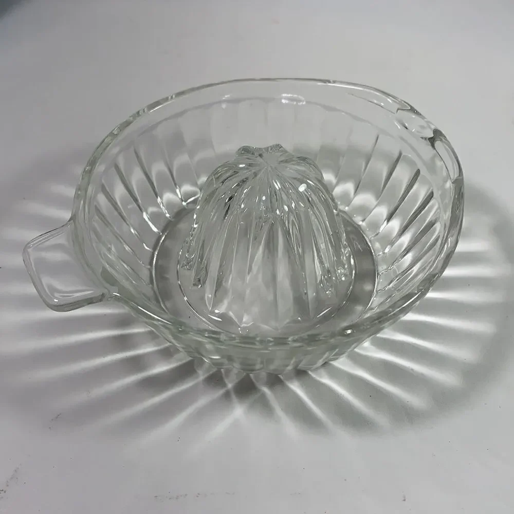 Clear Ribbed Glass Lemon Fruit Juicer Handle Spout